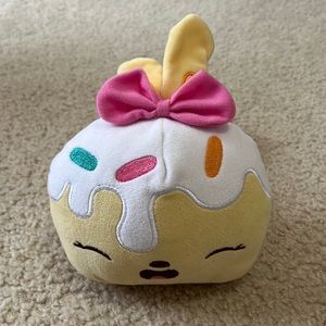 Nom Nom Cupcake Plush Soft Toy